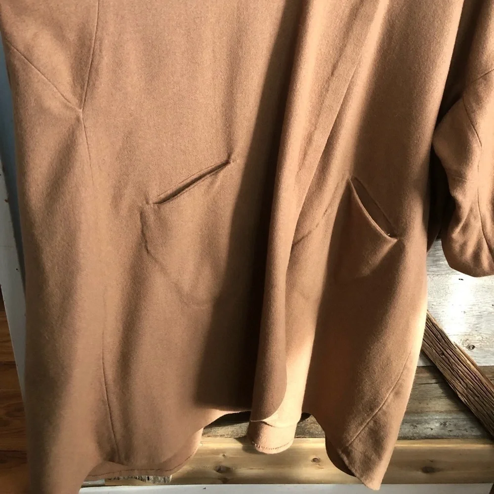 VINTAGE Handmade Plus Size Wool Camel Long Cape - Picture 3 of 8